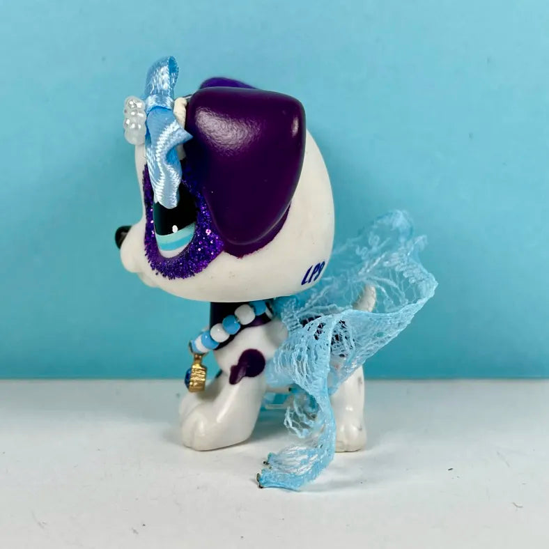 Light blue and white LPS outfit