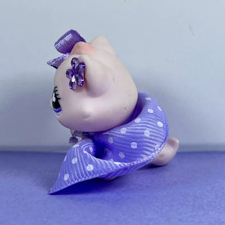 Lilac and white LPS outfit