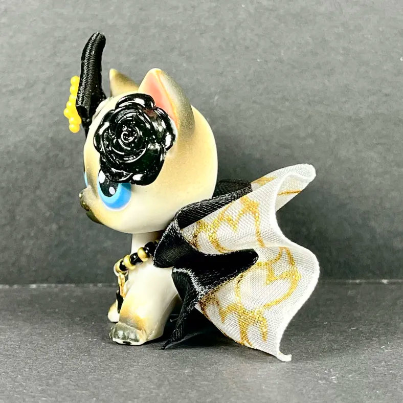 Black and gold LPS outfit