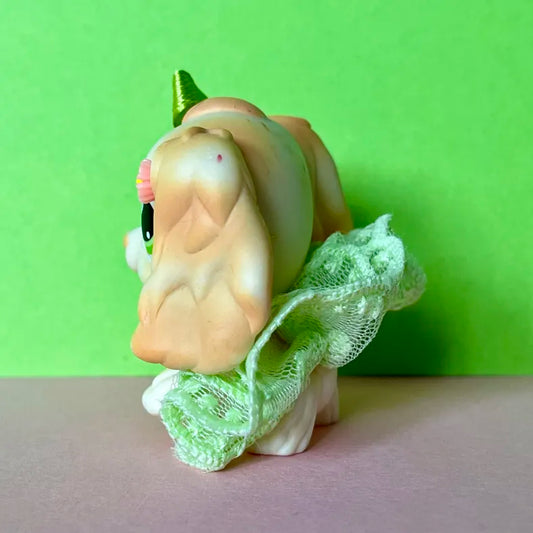 Green and salmon LPS outfit