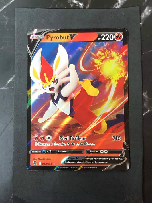 Carte Pokémon Pyrobut V Poing de Fusion