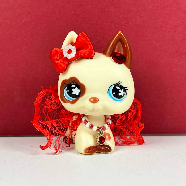 Red LPS outfit