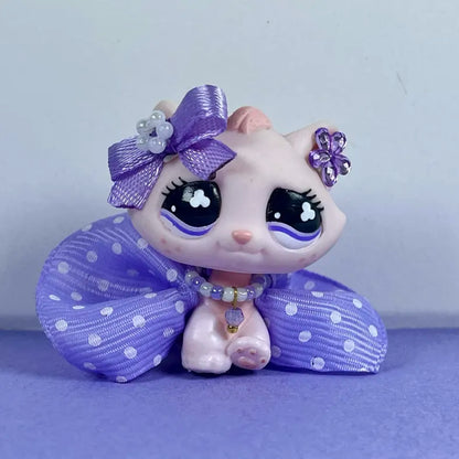 Lilac and white LPS outfit