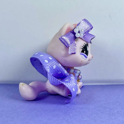 Lilac and white LPS outfit