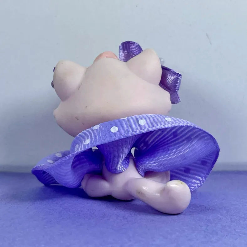 Lilac and white LPS outfit