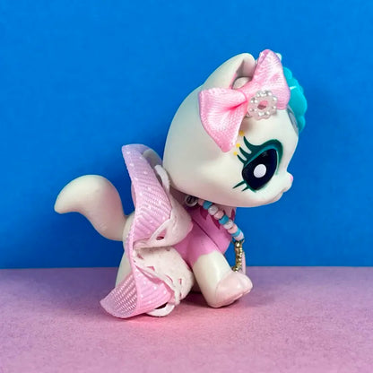 Pink, white, and blue LPS outfit