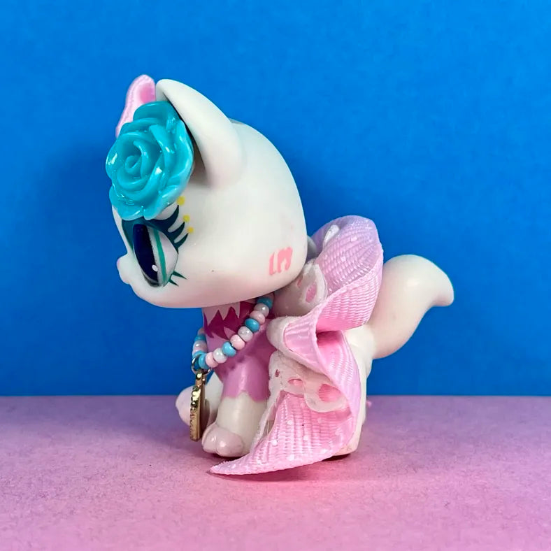 Pink, white, and blue LPS outfit