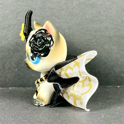 Black and gold LPS outfit