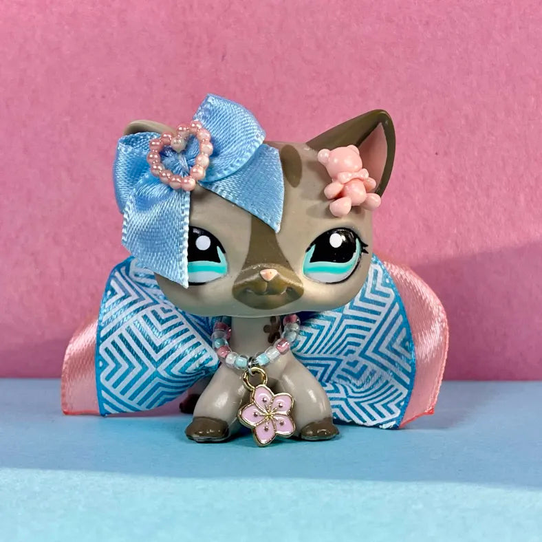 LPS light blue and pink outfit