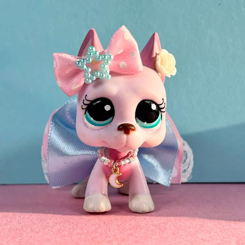 Pink, blue, and white LPS outfit