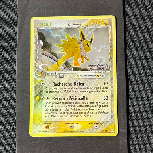 Carte Pokémon Voltali Espèces Delta Reverse Stamp